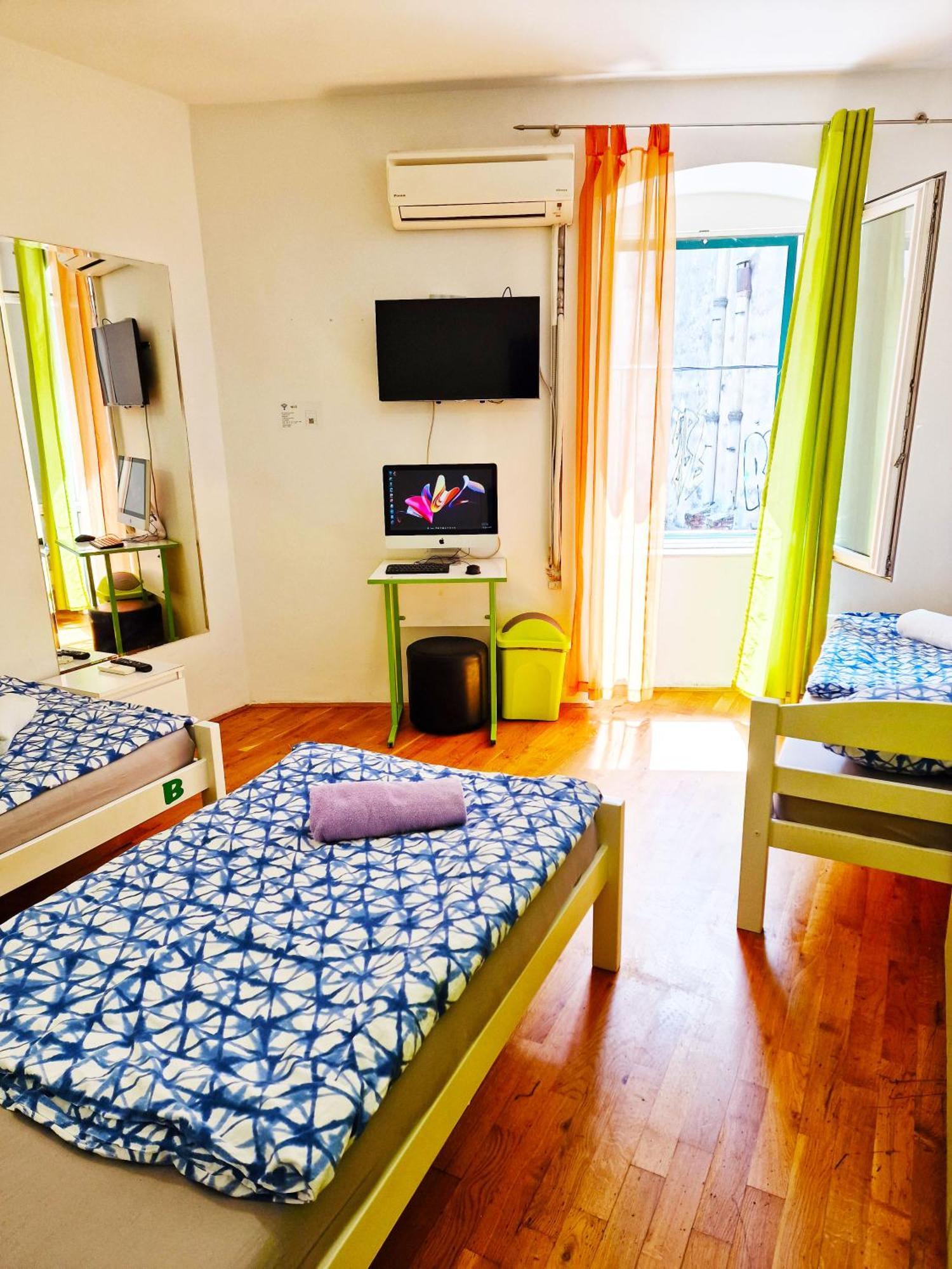 Croparadise Hostel Сплит Екстериор снимка