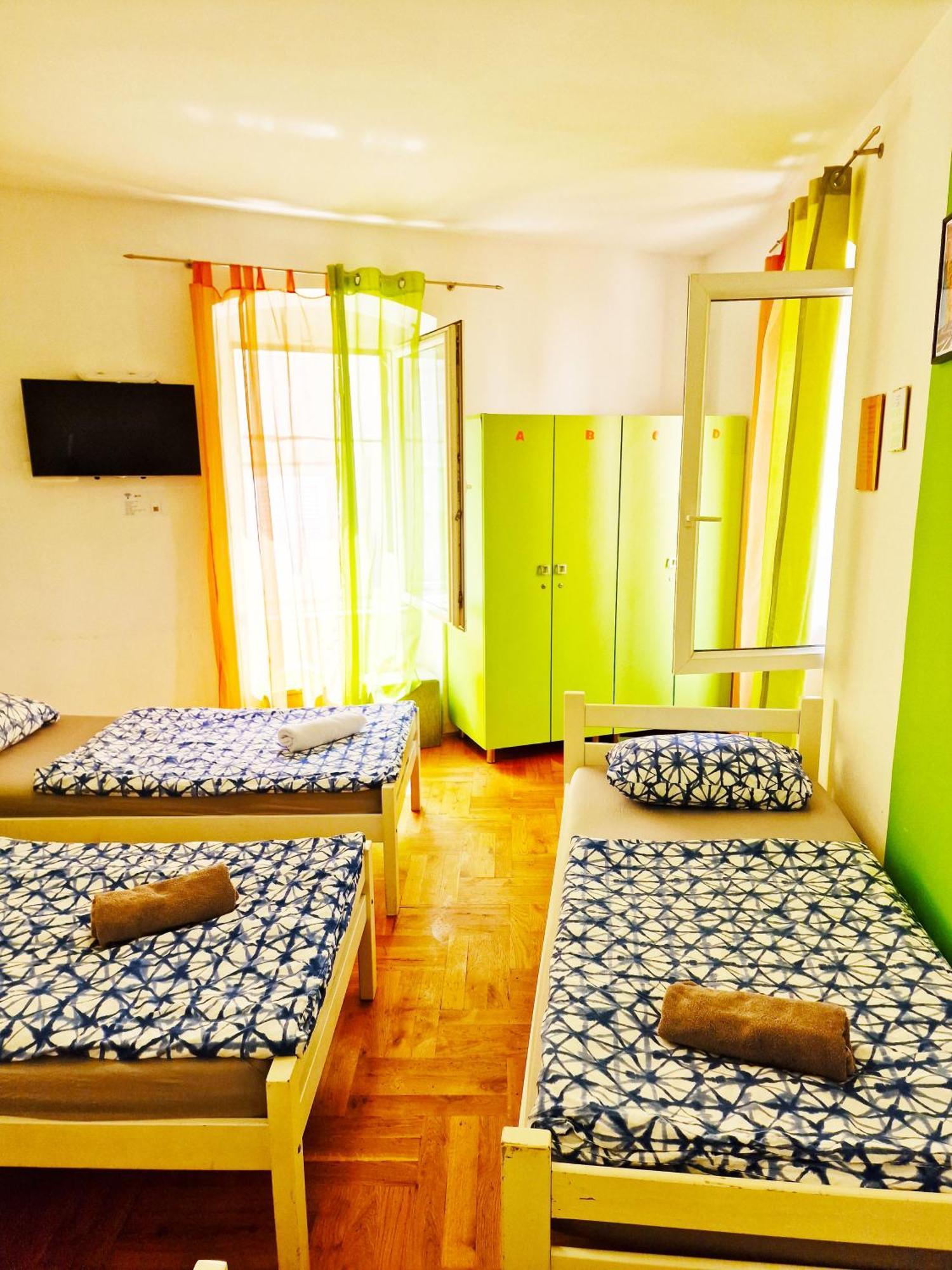Croparadise Hostel Сплит Екстериор снимка