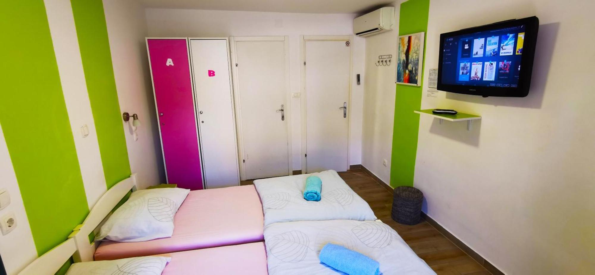 Croparadise Hostel Сплит Екстериор снимка