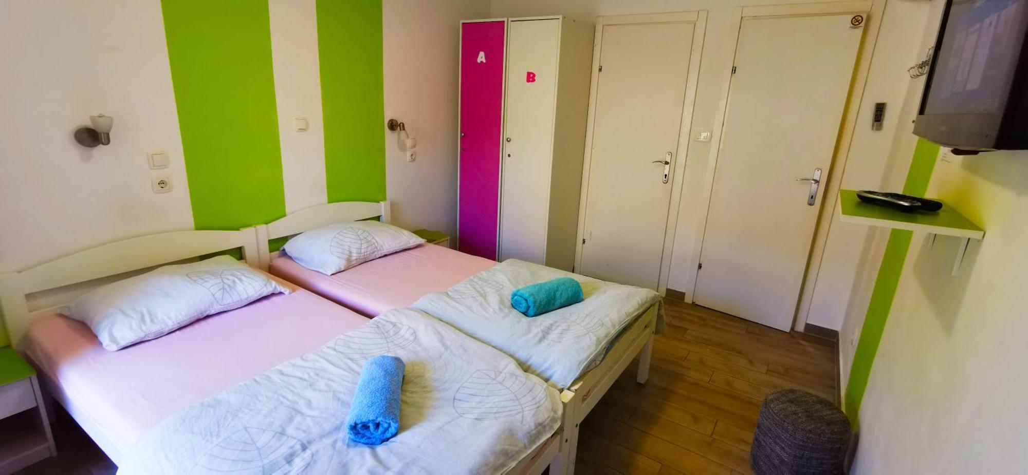 Croparadise Hostel Сплит Екстериор снимка