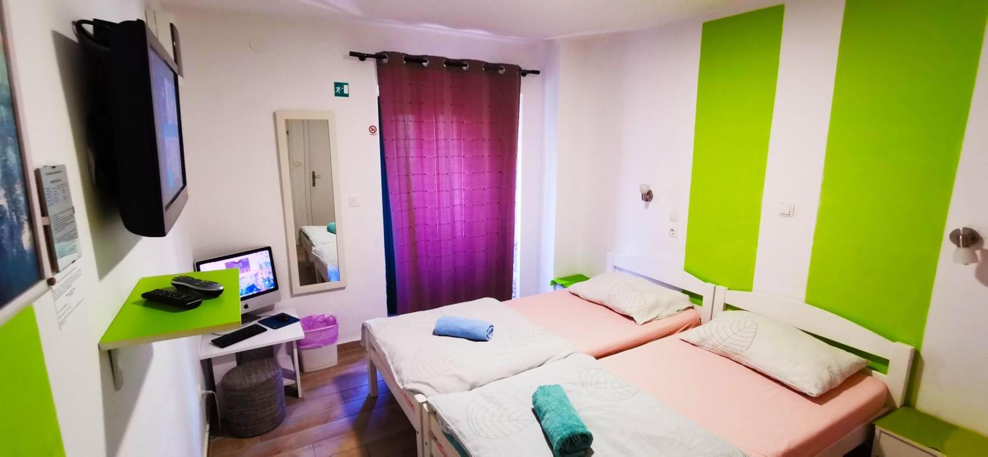 Croparadise Hostel Сплит Екстериор снимка
